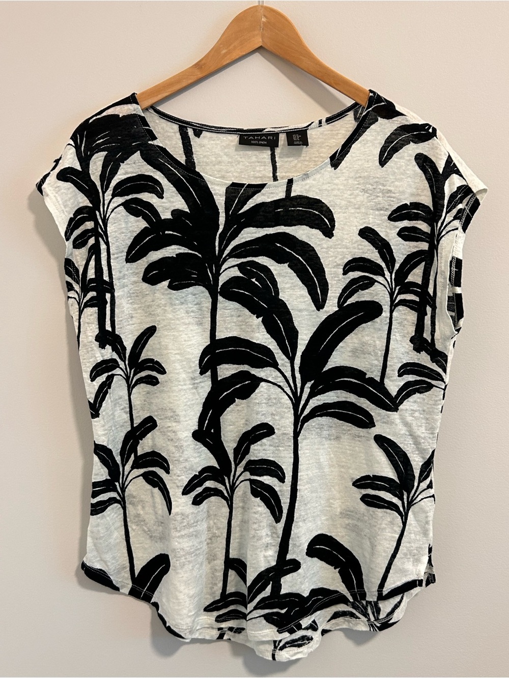 Tahari 100% Linen Palm Print Top, Black & White Tropical Blouse, Size Medium